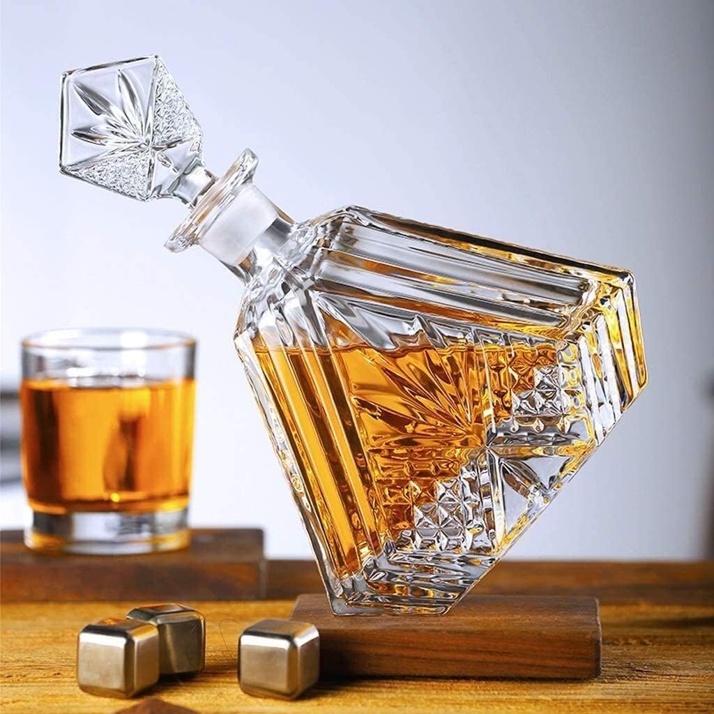 Single Pcs Crystal Wine Decanter, Transparent Glass Whiskey Aerator Decanter - 700ML