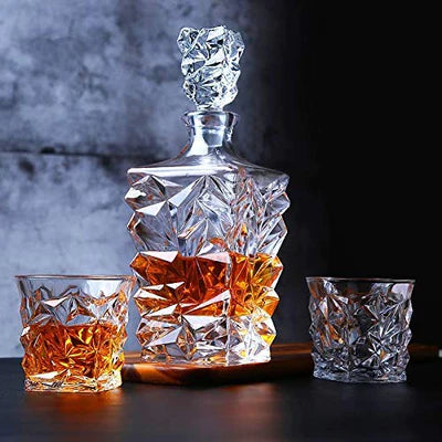 Crystal Clear Single Decanter Perfect for Serving -Diamond Cut Glass Decanter - 850ML