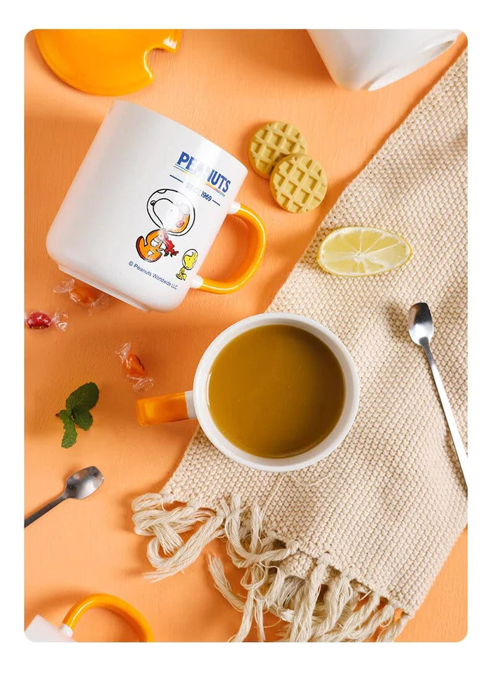Snoopy Ceramic Coffee Mug - Coffee Mug with Lid, Design May Very-Pack of 01