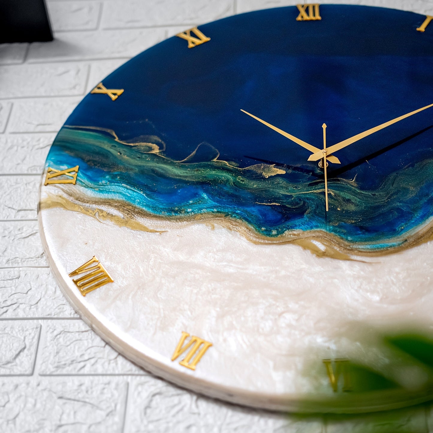 Ticking Thunder Resin Clock  (Royal Blue)