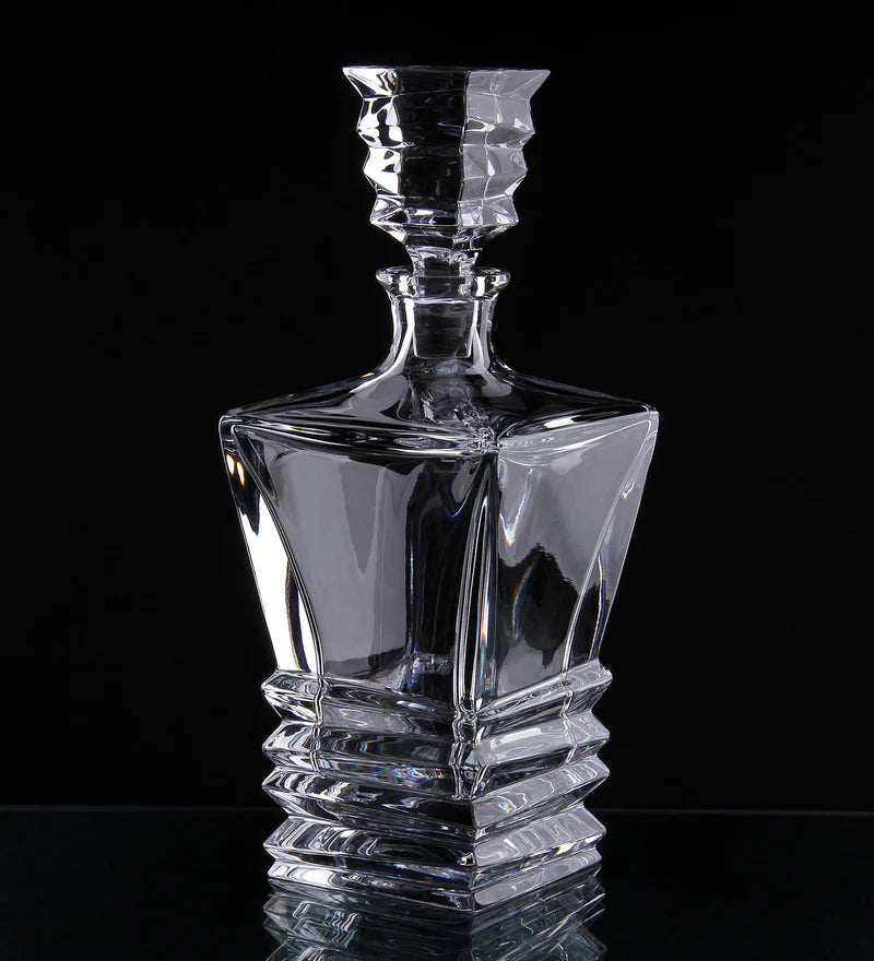 WHISKEY DECANTER-  SINGLE CRAFTED CRYSTAL DECANTER FOR SERVING - 700ML