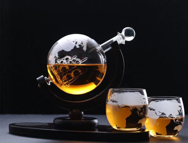 World Globe Decanter And Glass Set 850ML