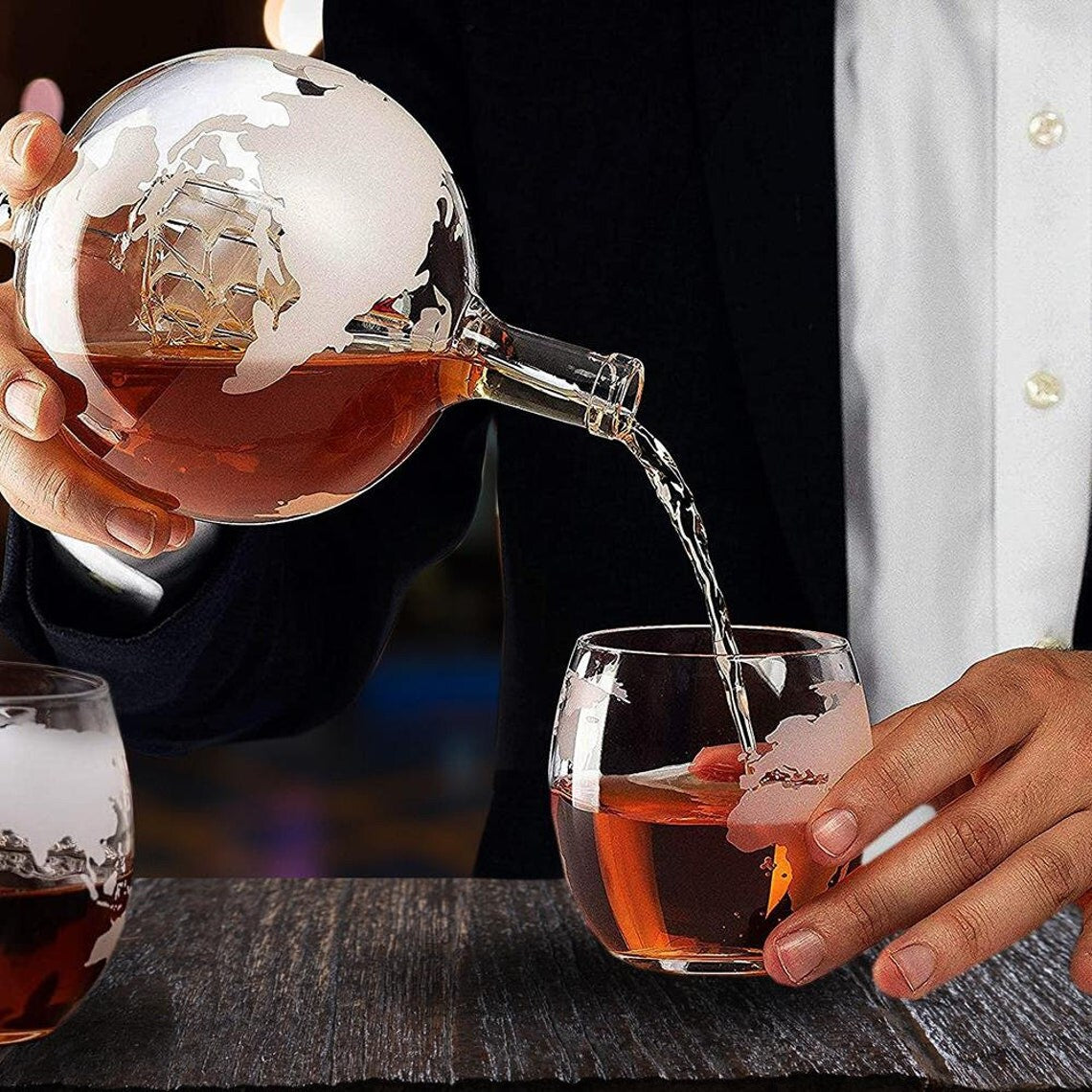 World Globe Decanter And Glass Set 850ML