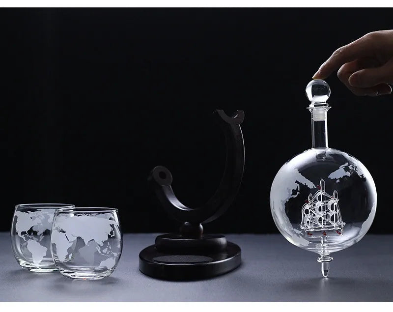 World Globe Decanter And Glass Set 850ML