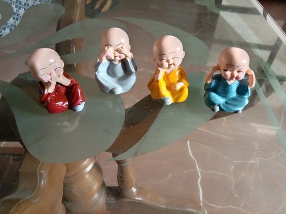 LITTLE BUDDHA MONK STATUES